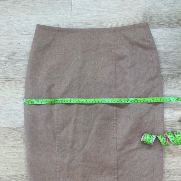 MaxMara 'Sargano' Camel Hair Pencil Skirt Size 6. Worn once like brand new. - Picture 7 of 9